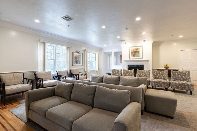 1 Lenox 111, Norwood, MA 02062