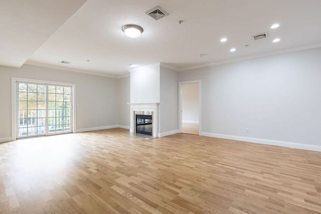 1 Lenox 111, Norwood, MA 02062
