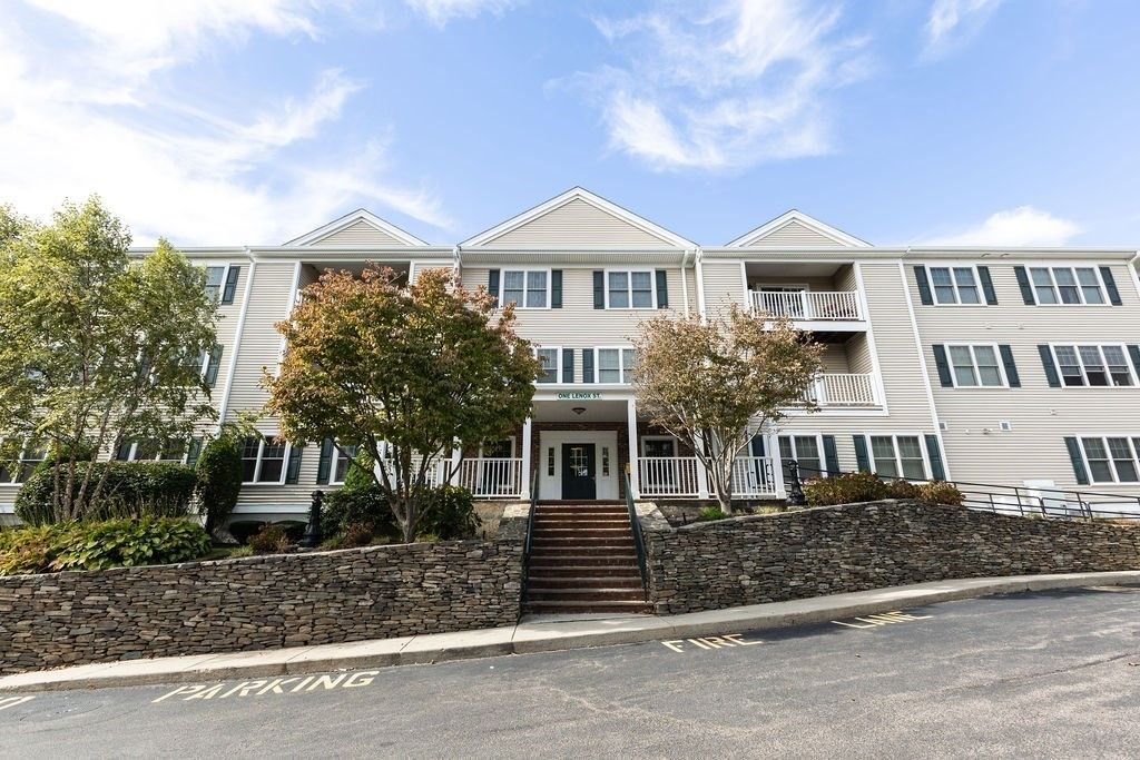 1 Lenox 111, Norwood, MA 02062