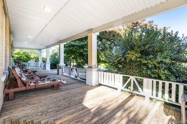 134 Old Mamaroneck Road, White Plains, NY 10605