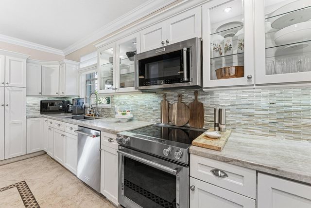 1403 Indian Road E, Lake Clarke Shores, FL 33406