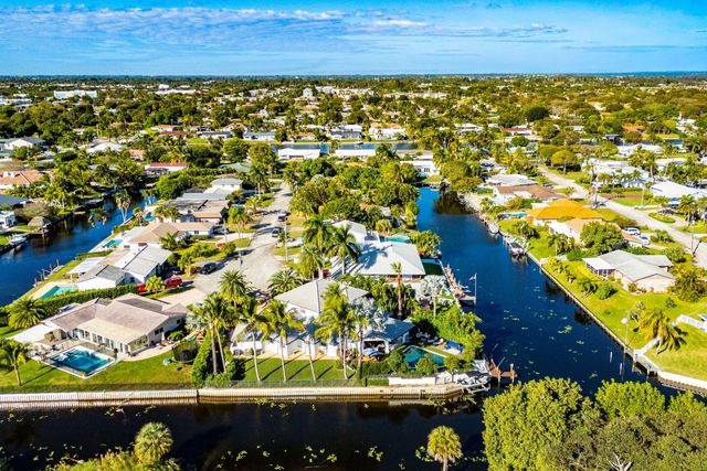 1403 Indian Road E, Lake Clarke Shores, FL 33406
