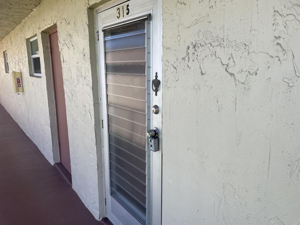 705 Lori Drive 315, Palm Springs, FL 33461