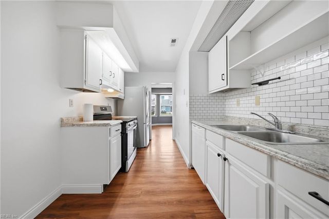 880 Riverbend RD, Virginia Beach, VA 23452