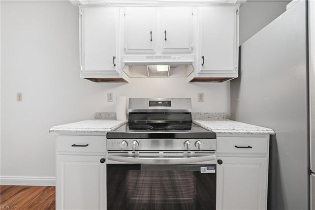 880 Riverbend RD, Virginia Beach, VA 23452