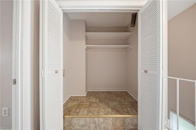 880 Riverbend RD, Virginia Beach, VA 23452