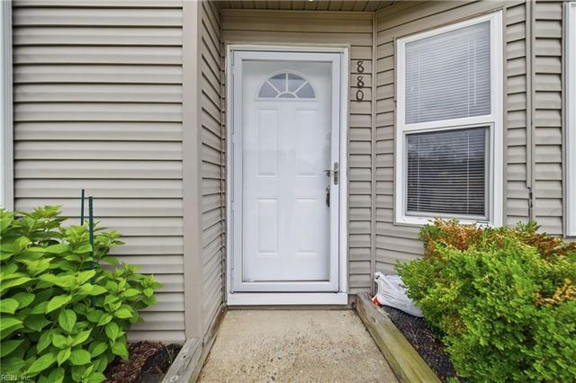 880 Riverbend RD, Virginia Beach, VA 23452