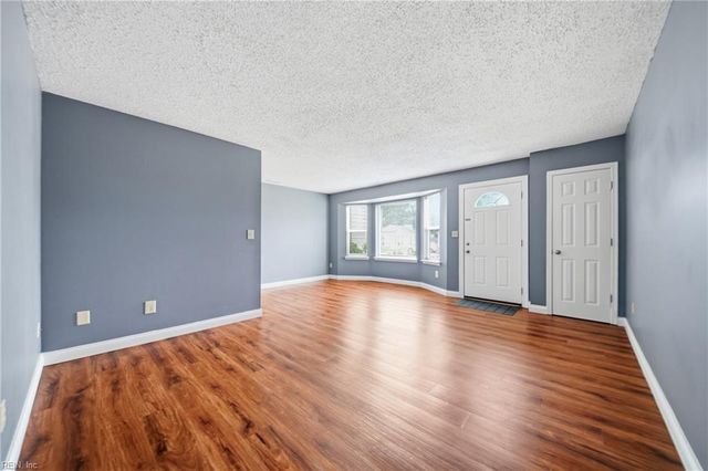 880 Riverbend RD, Virginia Beach, VA 23452