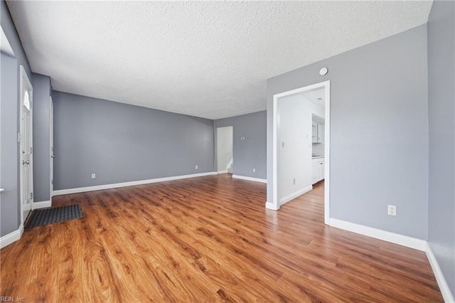 880 Riverbend RD, Virginia Beach, VA 23452