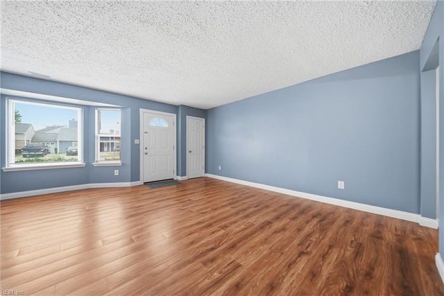 880 Riverbend RD, Virginia Beach, VA 23452