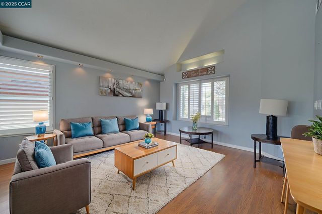 1210 Snow Ridge Ct, Modesto, CA 95351