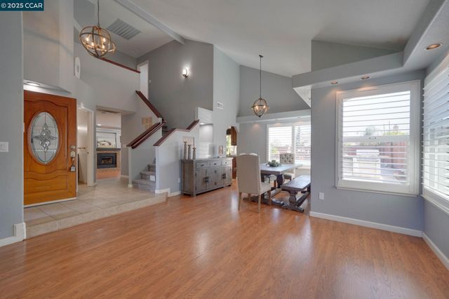 1210 Snow Ridge Ct, Modesto, CA 95351