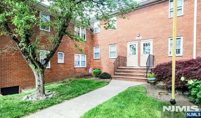 1130 Valley Road 2B, Wayne, NJ 07470