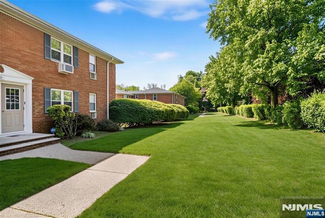 1130 Valley Road 2B, Wayne, NJ 07470