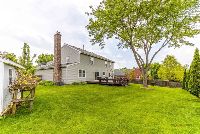 76 FOXBORO Lane, Gurnee, IL 60031