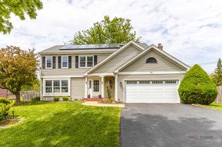 76 FOXBORO Lane, Gurnee, IL 60031