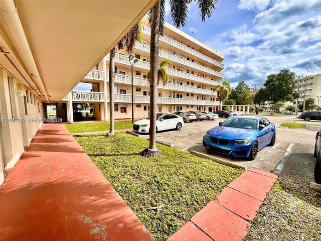2905 Point East Drive L102, Aventura, FL 33160