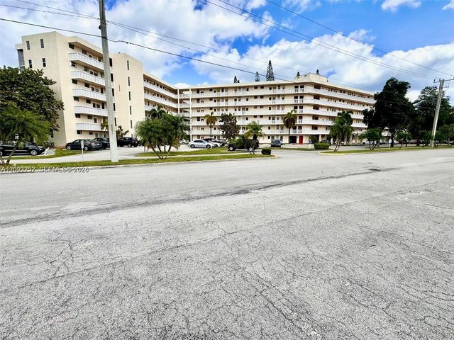 2905 Point East Drive L102, Aventura, FL 33160