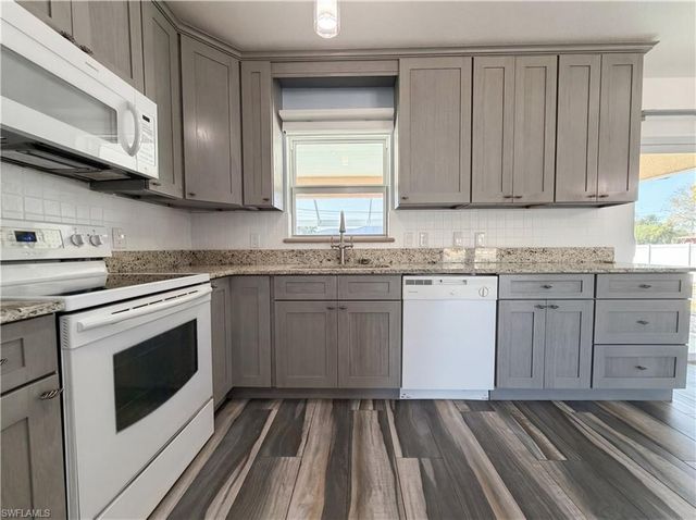 102 43rd LN, Cape Coral, FL 33904