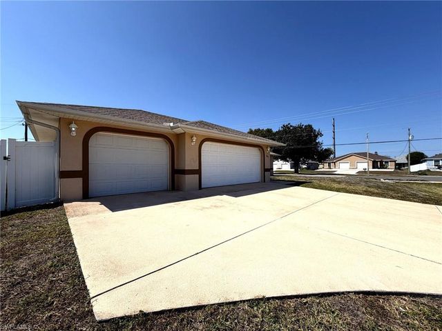 102 43rd LN, Cape Coral, FL 33904