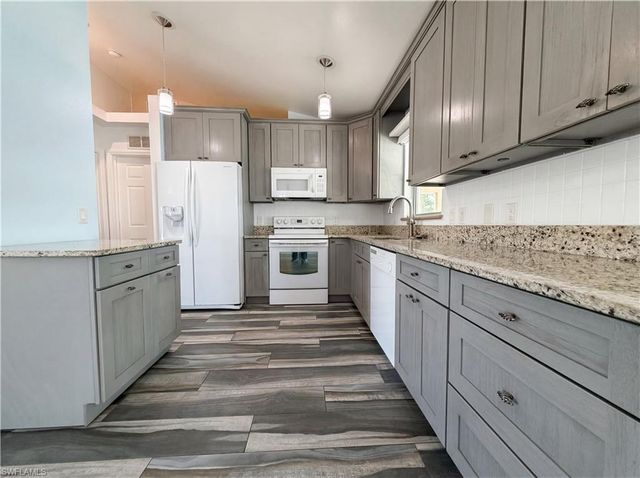 102 43rd LN, Cape Coral, FL 33904