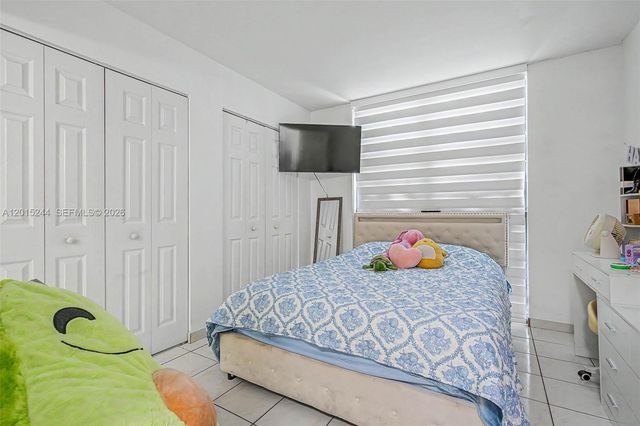 11790 SW 18th St 524-3, Miami, FL 33175
