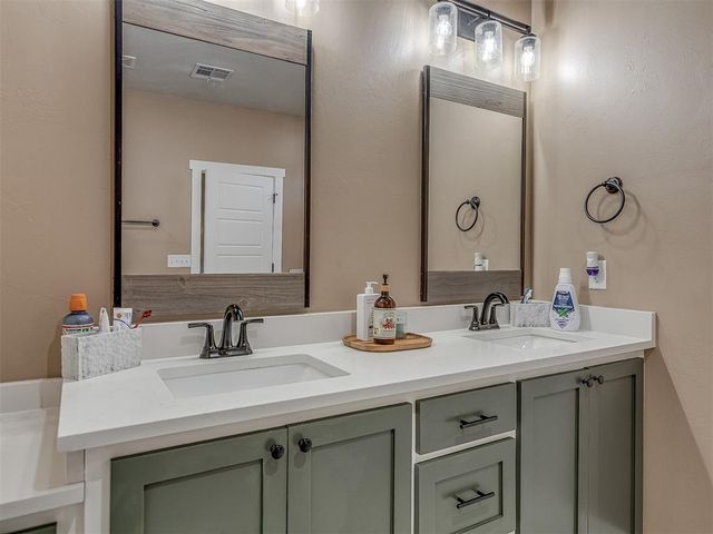 1781 Porter Street, Guthrie, OK 73044