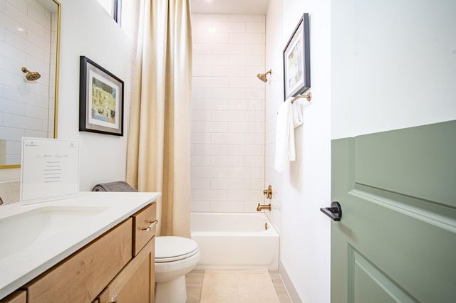 1715 Bologna Lane, Houston, TX 77055