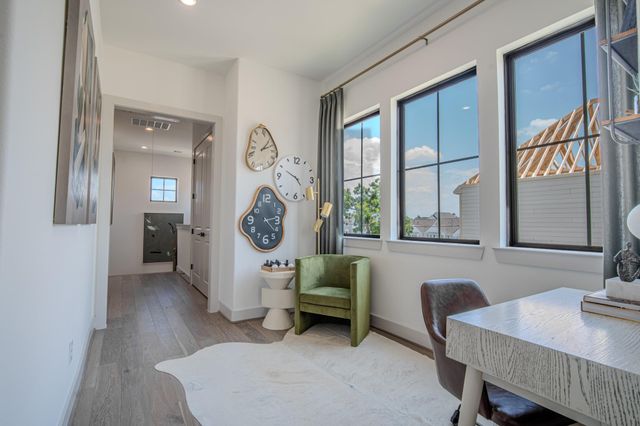 1715 Bologna Lane, Houston, TX 77055