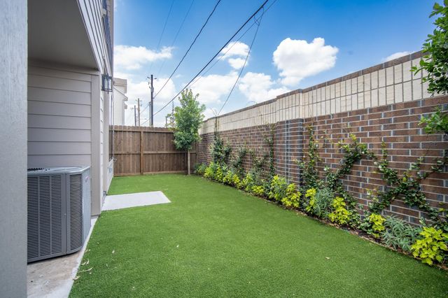 1715 Bologna Lane, Houston, TX 77055