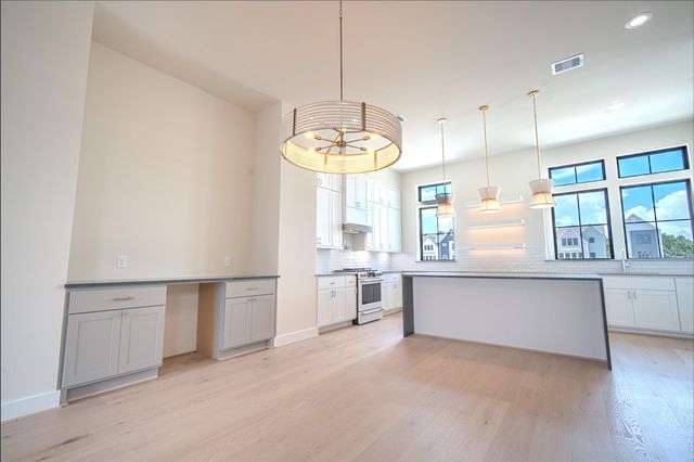 1715 Bologna Lane, Houston, TX 77055