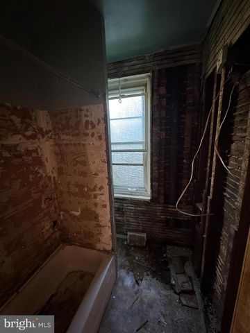 2540 N GRATZ ST, Philadelphia, PA 19132