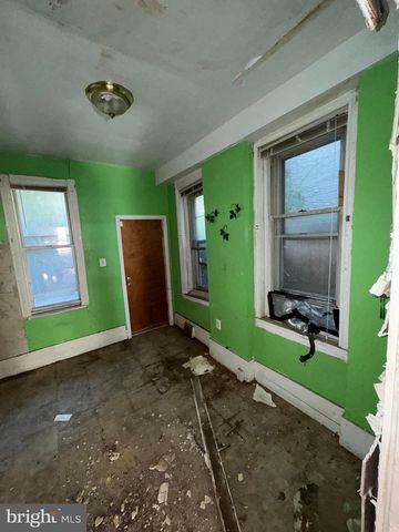 2540 N GRATZ ST, Philadelphia, PA 19132