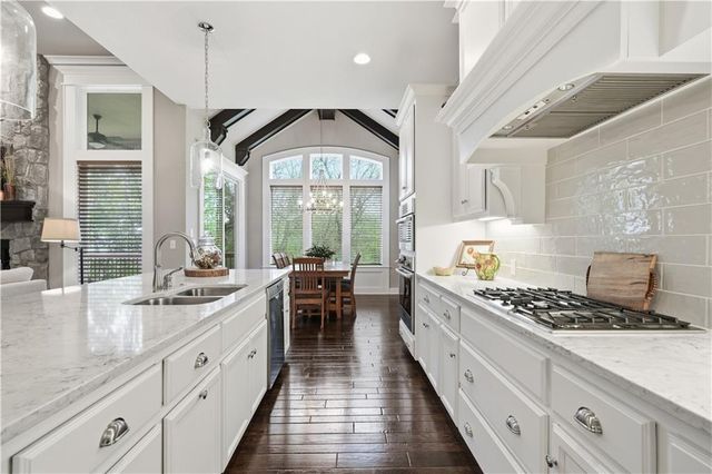 15670 W 171 Terrace, Olathe, KS 66062