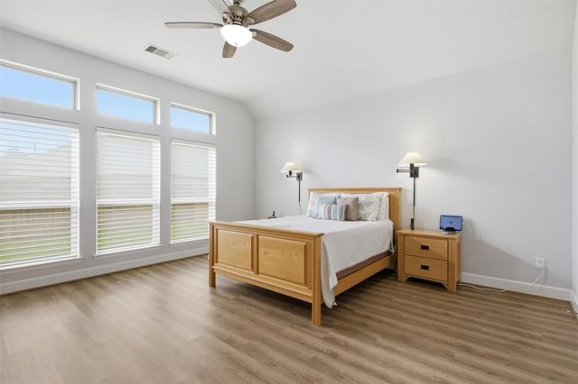 627 Lost Maples Bend Lane, Conroe, TX 77304