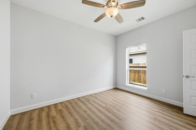 627 Lost Maples Bend Lane, Conroe, TX 77304
