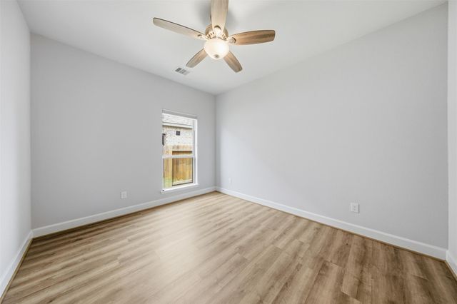 627 Lost Maples Bend Lane, Conroe, TX 77304