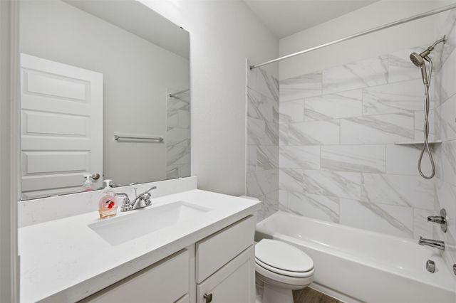 627 Lost Maples Bend Lane, Conroe, TX 77304