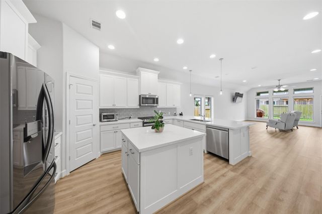 627 Lost Maples Bend Lane, Conroe, TX 77304