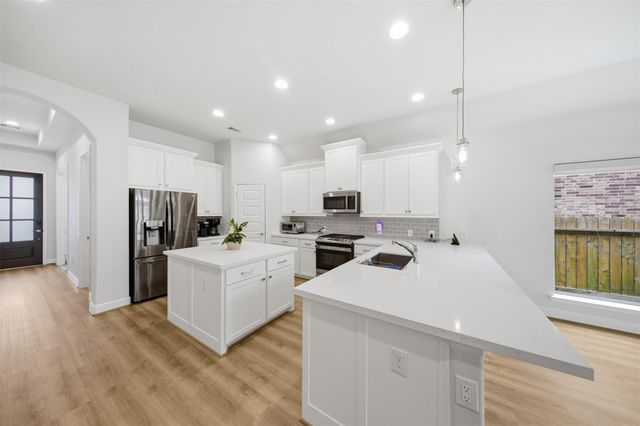 627 Lost Maples Bend Lane, Conroe, TX 77304