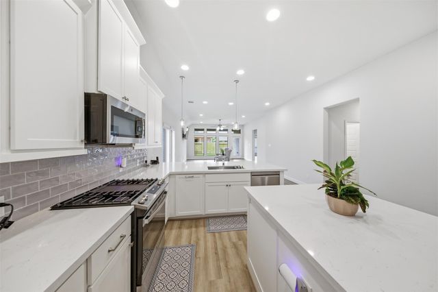 627 Lost Maples Bend Lane, Conroe, TX 77304