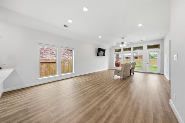 627 Lost Maples Bend Lane, Conroe, TX 77304
