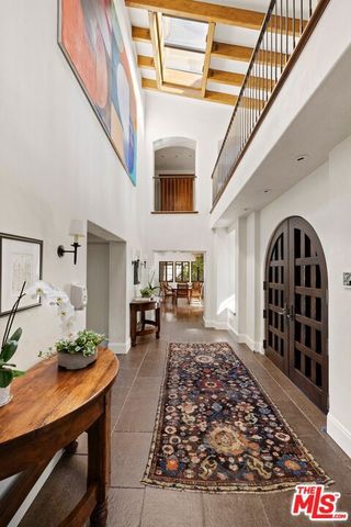 164 N Bristol Avenue, Los Angeles, CA 90049