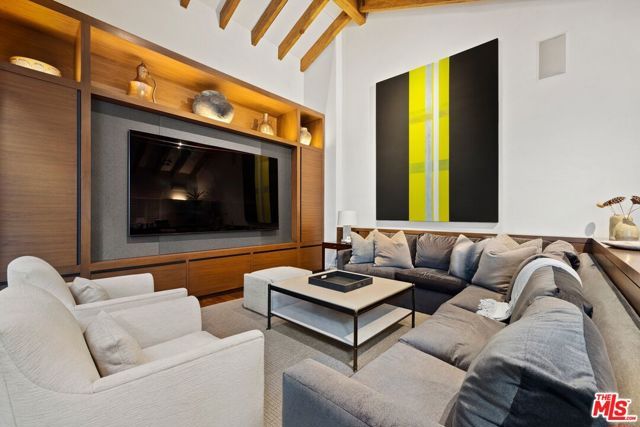 164 N Bristol Avenue, Los Angeles, CA 90049