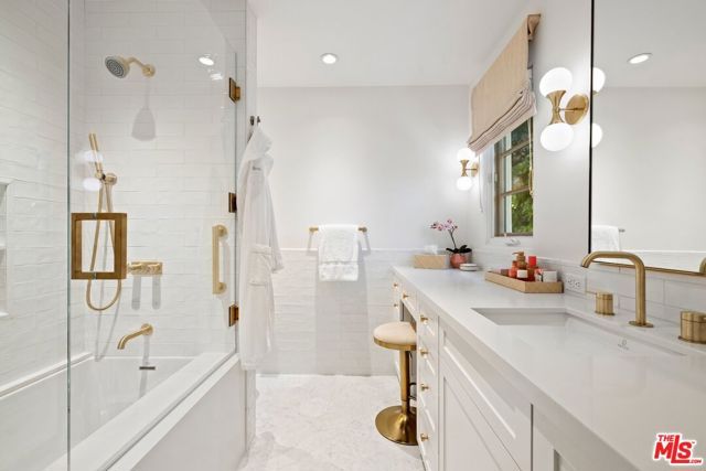 164 N Bristol Avenue, Los Angeles, CA 90049