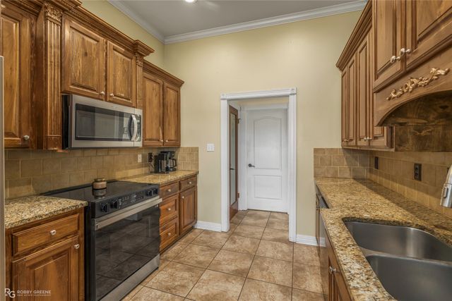 204 Clinton Drive, Stonewall, LA 71078