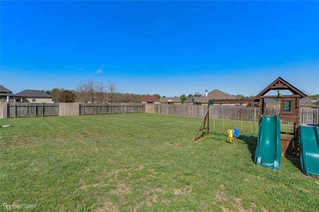 204 Clinton Drive, Stonewall, LA 71078