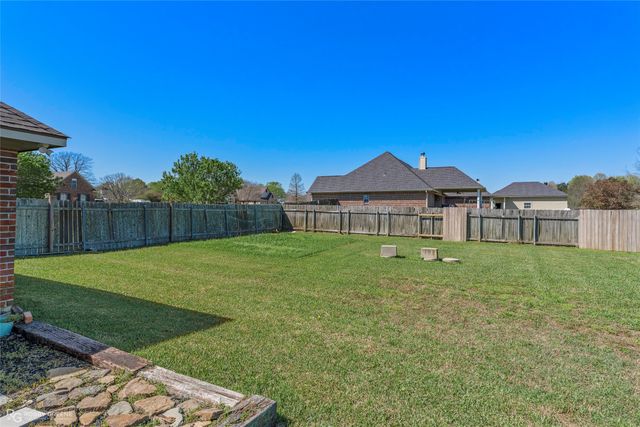 204 Clinton Drive, Stonewall, LA 71078