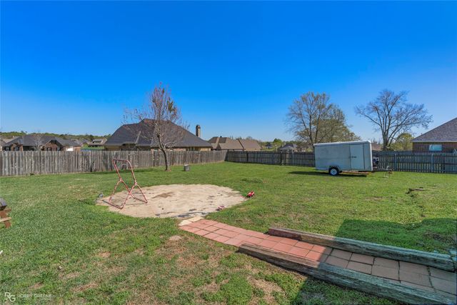 204 Clinton Drive, Stonewall, LA 71078