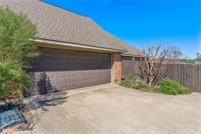 204 Clinton Drive, Stonewall, LA 71078